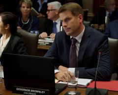 Sandy Jobin-Bevans interpreta CDC Reporter