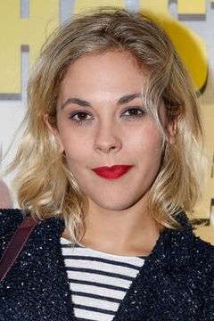 Alysson Paradis interpreta Chloë