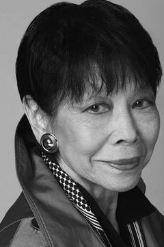 Jacqueline Chan interpreta Jewellery Shop Assistant