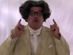 Wayne Thomas Yorke interpreta Airport Security Guard