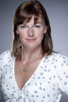 Doon Mackichan interpreta Archangel Michael