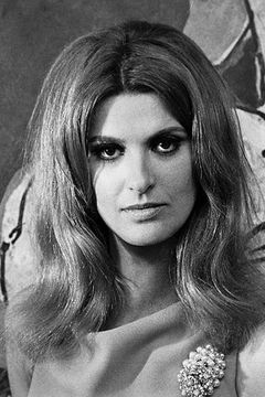 Irène Tunc interpreta Donatella