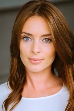 Amy Pemberton interpreta Nathalie