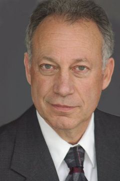 Fred Ochs interpreta Professor Jim Cook