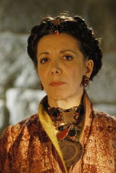 Joëlle Sevilla interpreta Mme Robinot