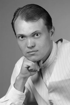 Denis Khoroshko interpreta Ivan