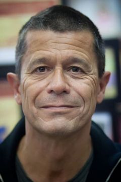 Emmanuel Carrère interpreta Journalist