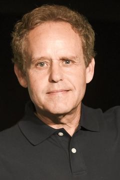 Peter MacNicol interpreta Simon Sifter