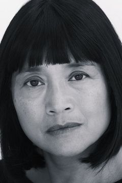 Sarah Lam interpreta China Doll's Maid