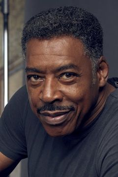 Ernie Hudson interpreta Pedro