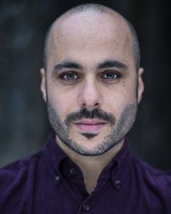 Hemi Yeroham interpreta Dimitri