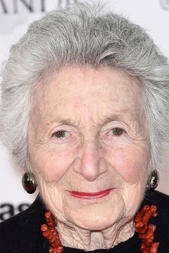 Marcia Nasatir interpreta Russian Princess