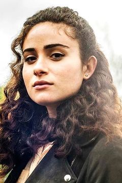 Yasmin Paige interpreta Melanie
