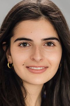 Michaela Sasner interpreta Chrissy