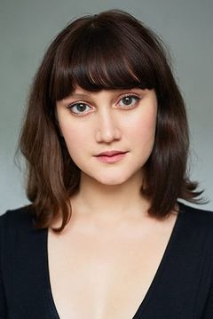 Elina Alminas interpreta Amber