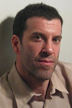 Diego Starosta interpreta Modesto