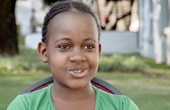 Nikita Waligwa interpreta Gloria Nansubuga