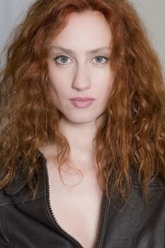 Claire Pataut interpreta Alice
