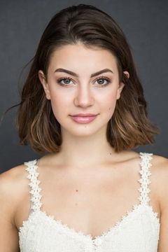 Keara Graves interpreta Hanna Fletcher