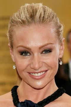 Portia de Rossi interpreta Nelle Porter