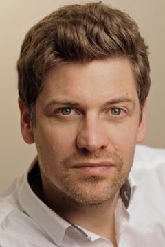 Markus Baumeister interpreta Homme station-service