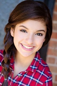 Bryana Salaz interpreta Our Lady of Perpetual Tears Choir Member