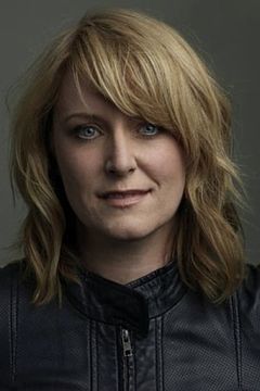 Susan Prior interpreta Alicia Henry