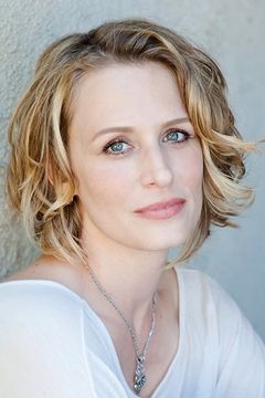 Samantha Smith interpreta Mary Winchester