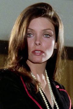 Patty Shepard interpreta Liza