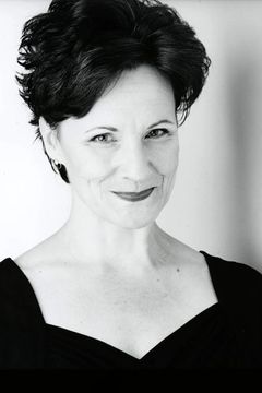 Patti Allan interpreta Principal Harris