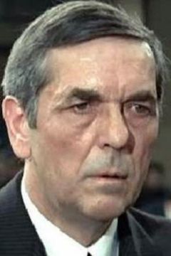Claude Vernier interpreta L'officer prussien