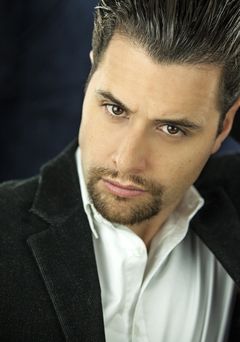 Christian de la Cortina interpreta Laurenzio Fiorello