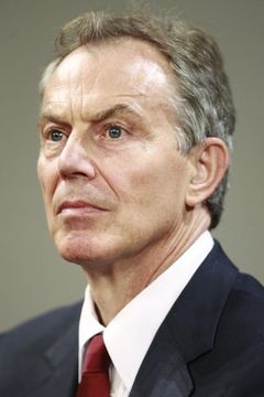 Tony Blair interpreta Self (archive footage)