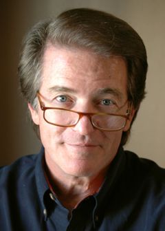 Jerry L. Jackson interpreta Reporter