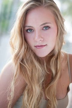 Hannah Robinson interpreta Young Sam