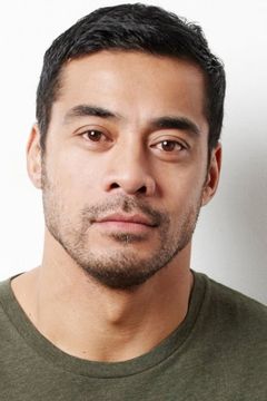 Robbie Magasiva interpreta Mauhúr