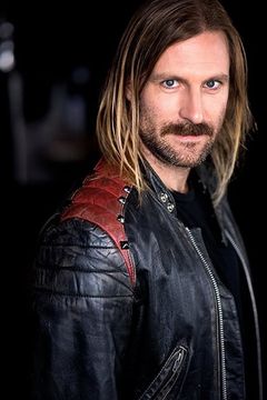 Stewart McLean interpreta Seth