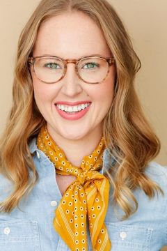 Kaitlin Cullum interpreta Katelyn