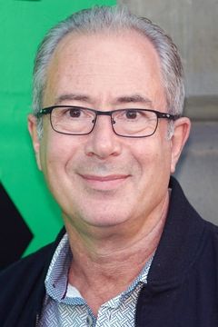 Ben Elton interpreta Verges
