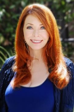 Cassandra Peterson interpreta (uncredited)