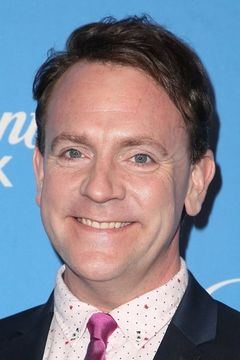 Drew Droege interpreta Improv Actor