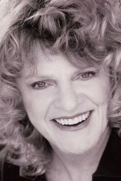 Vana O'Brien interpreta P.E. Instructor