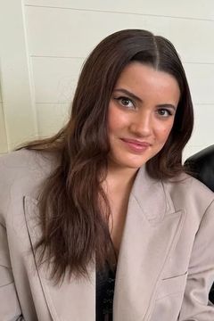 Malou Khebizi interpreta Amina