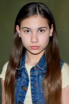 Mayson Marshall interpreta Shishi (8 Years Old)