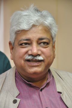 Atul Tiwari interpreta Abhilash