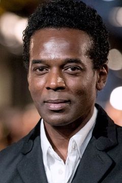William Nadylam interpreta Yusuf Kama