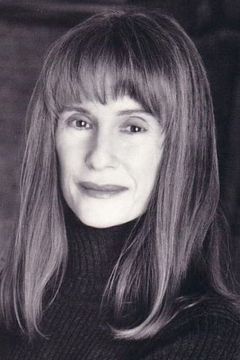 Nancy Fish interpreta Mrs. Prevost