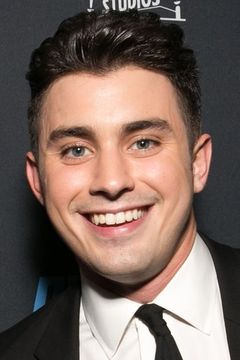 Scott Shilstone interpreta Henley's Frat Boy #2