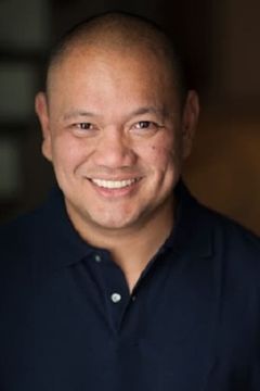 Jason Asuncion interpreta Mongolian (uncredited)
