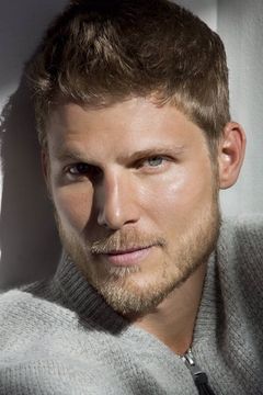 Travis Van Winkle interpreta Lt. Danny Green